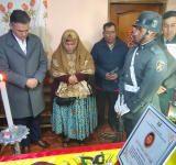Ministro de Defensa acompaña a familia de víctima de la explosión tras identificar sus restos