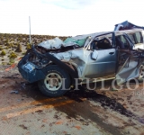 Dos personas mueren tras colisión de una vagoneta de la Aduana y una camioneta 