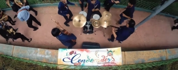 Los Convocados estrenan una selección de sayas para esta época carnavalera