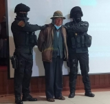 Policía presenta a feminicida y justicia lo recluye en Chonchocoro en La Paz