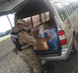 Marinos decomisan alimentos de mar de contrabando en Guaqui 