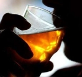 La Policía aprehendió a una notaria electoral en estado de ebriedad en la ciudad de El Alto