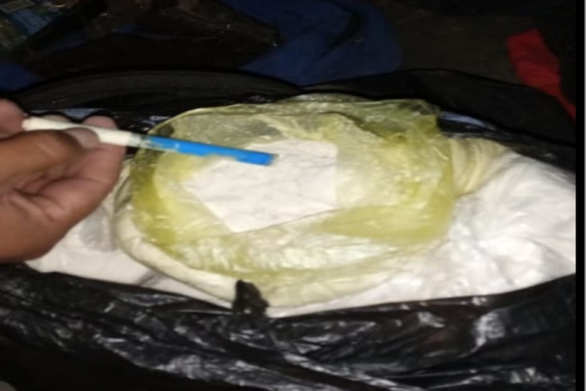 Incautan algo mas de 6 kilos de cocaína que estaba en posesión de dos sujetos