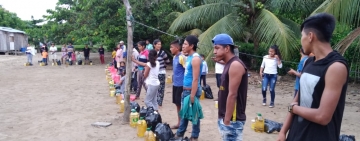 En Yapacaní 557 familias reciben 11 tn de ayuda humanitaria