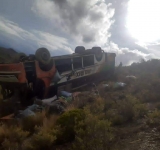13 personas resultaron heridas tras el embarrancamiento de un bus en el Norte de Potosí