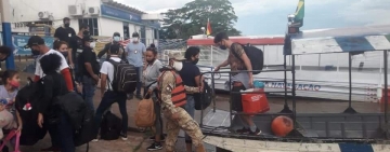 Marinos aprehenden y deportan a 11 cubanos indocumentado en Guayaramerín