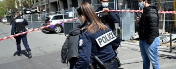 Tiroteo afuera de un hospital en París: hay un muerto, un herido y el sospechoso está prófugo