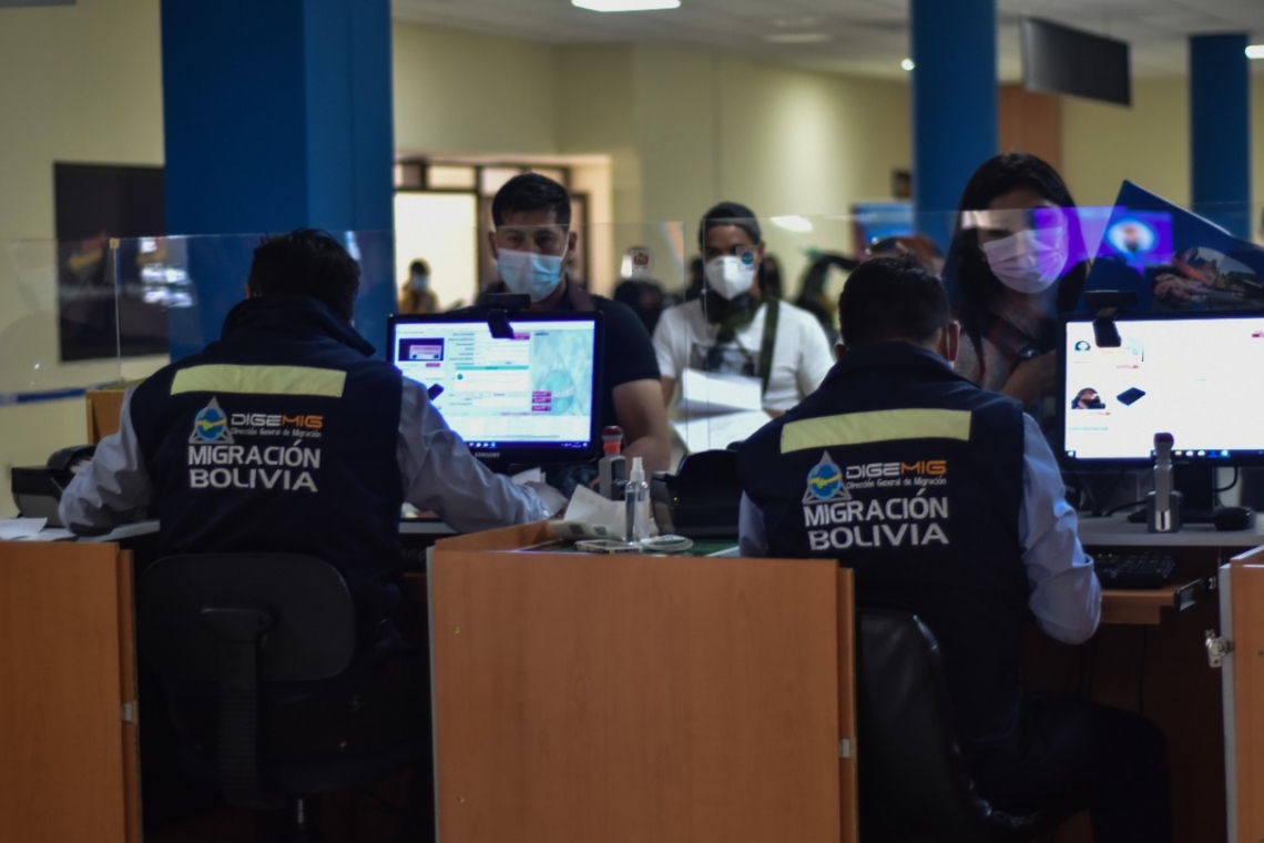 Migración y Policía deporta a 36 haitianos indocumentados en Pando