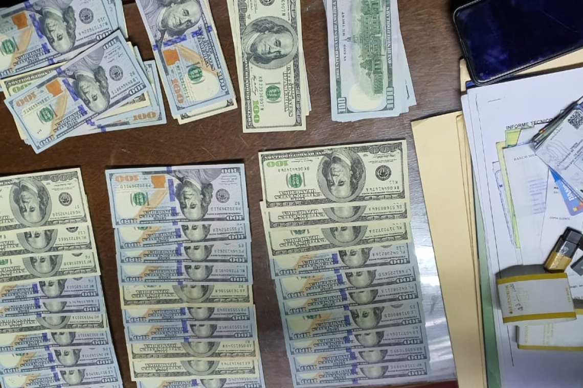 Juez envía a la cárcel de Palmasola y San Pedro a Characayo y García en caso soborno