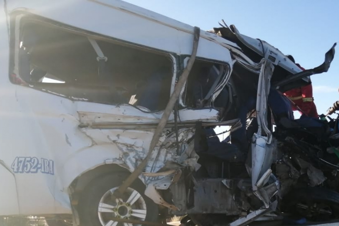 Colisión por invasión de carril deja 5 muertos  y 8 heridos en la carretera Oruro-Pisiga