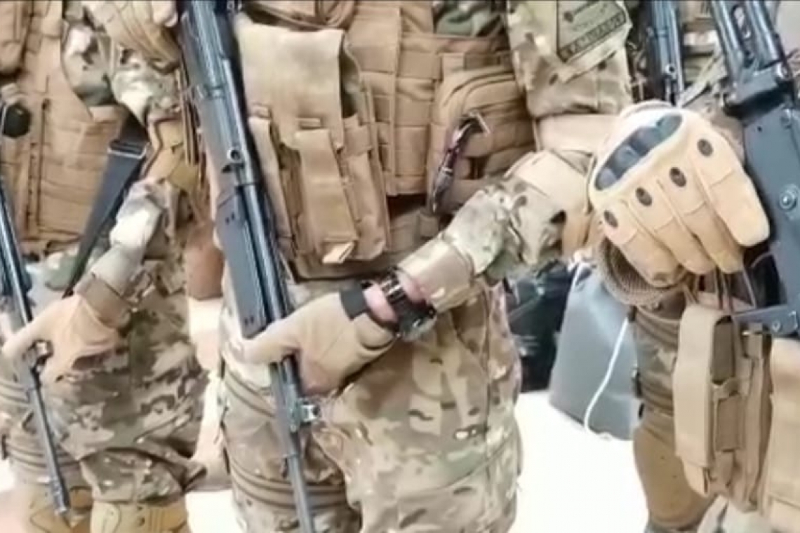 "Jucus" agreden a militares que resguardan  la mina Huanuni y roban armamento