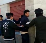 Sujeto intenta robar una  joyería a plena luz del día