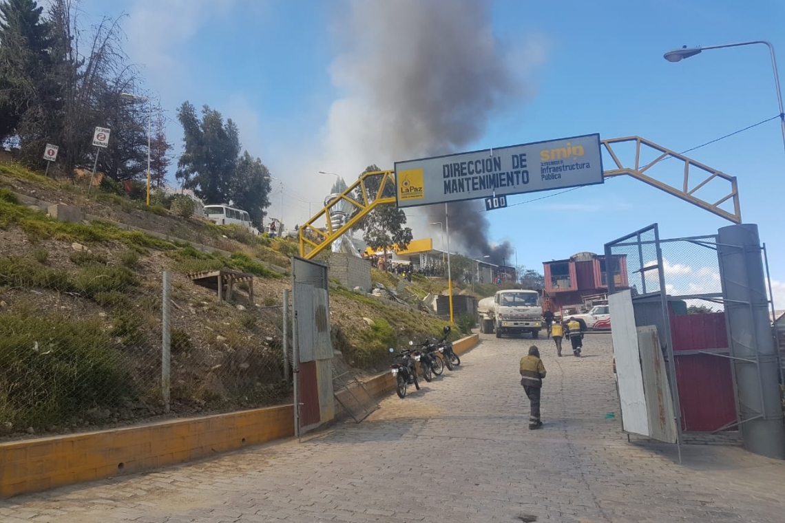 Controlan incendio de magnitud en Centro de Mantenimiento Municipal