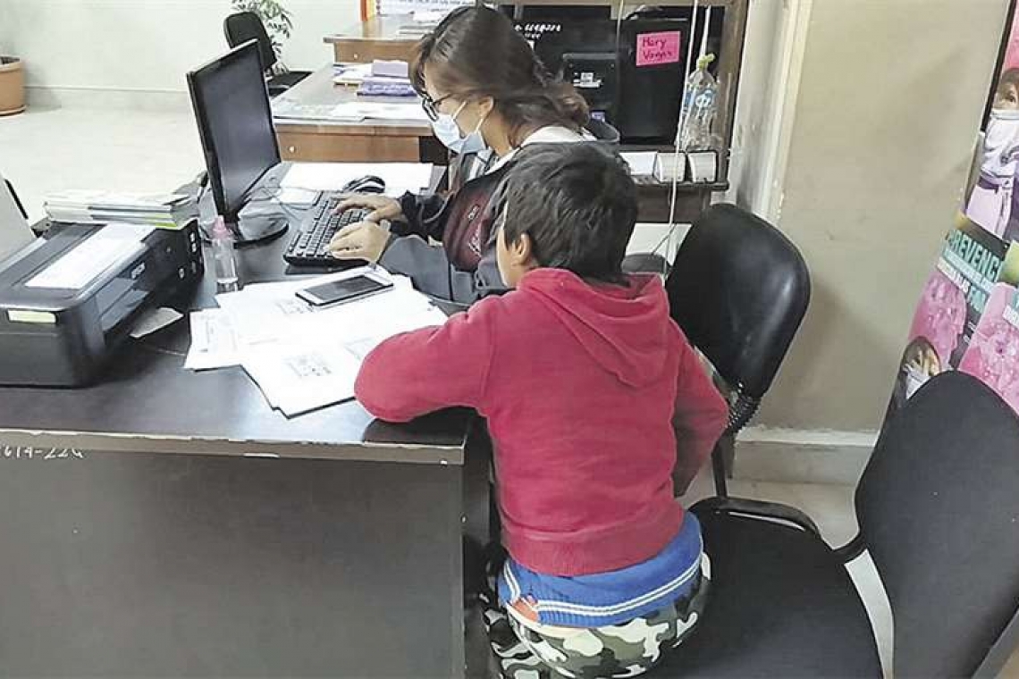 Niño arribó a Oruro solo desde La Paz y es reincidente huyendo de su hogar