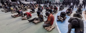 Capturan a 51 “jucus” en posesión de  mineral al interior de la mina de Huanuni