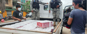 Marinos incautan 1.176 vinos en lata de contrabando en Bermejo