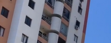 Una joven pareja muere tras caer de un edificio en  Santa Cruz, se presume un hecho de feminicidio-suicidio