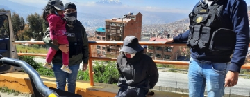 Policía rescata a niña de 4 años, plagiada por un sujeto en El Alto