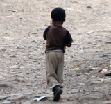 Niño de 8 años huyó de su hogar porque  era agredido por su madre y el padrastro