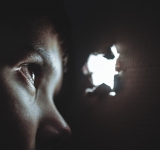 Un adolescente llegó a Oruro desde Santa Cruz argumentando que recibe malos tratos por su familia