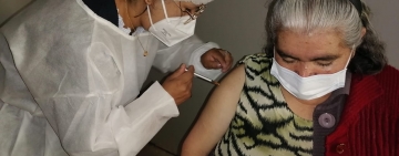 CNS continuará con la vacunación a adultos mayores este jueves