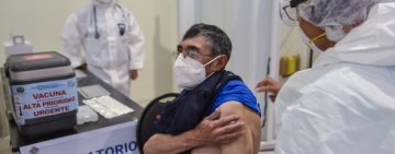 Personas vacunadas deben esperar entre 21 y 90 días para recibir la segunda dosis