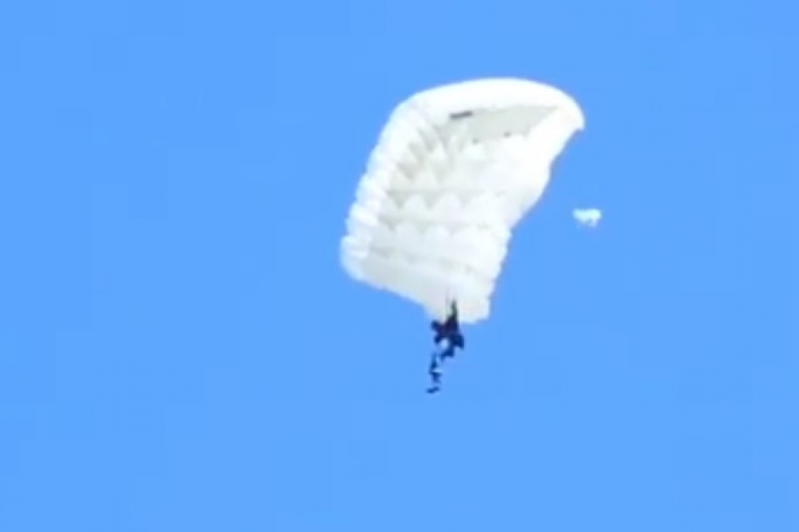 Concurso de parapente y gastronomía tradicional en la localidad de Calapaya-Pazña