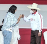 Castillo y Fujimori acuerdan realizar dos debates antes del balotaje en Perú