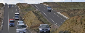 Salida de buses de La Paz a Cochabamba y Santa Cruz siguen suspendidas; a Oruro y al sur del país son normales