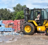 Algo más de 50 toneladas de productos de contrabando y vehículos indocumentados fueron destruidos en Yacuiba