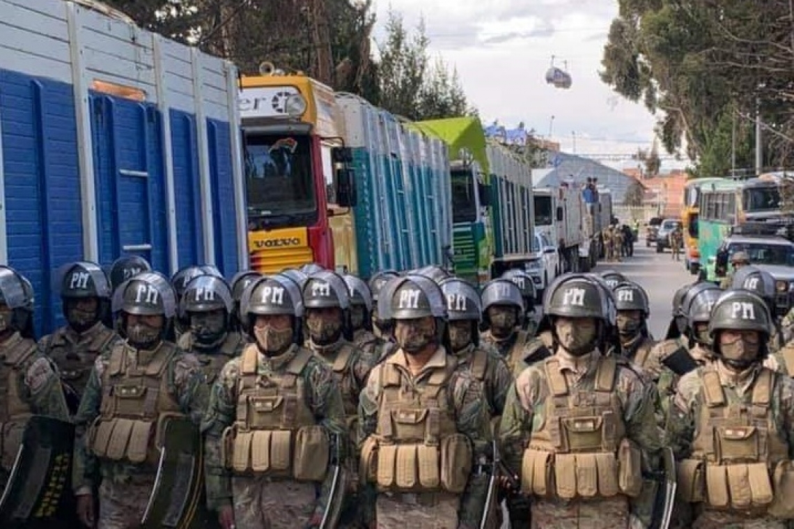 Incautación de contrabando en El Alto termina en gasificación y violencia