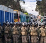 Incautación de contrabando en El Alto termina en gasificación y violencia