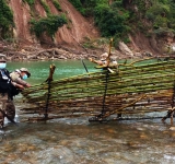 Marinos combaten contra la pesca ilegal en Bermejo