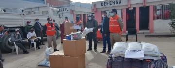 Defensa Civil entrega ayuda humanitaria a 1.141 familias de Tiquipaya y Tacopaya