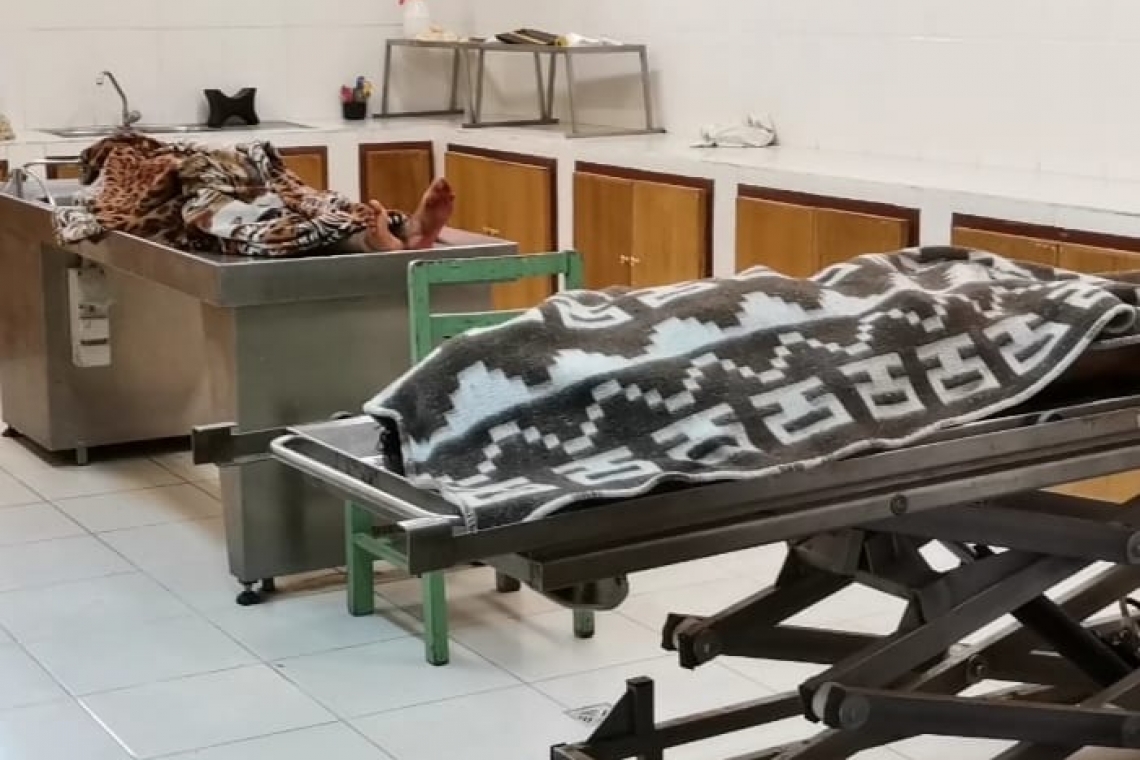 Encuentran los cadáveres de 2 varones con heridas provocadas por puñaladas 