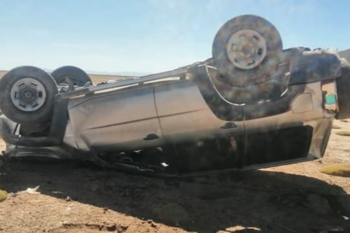 Funcionario aduanero pierde el control al conducir  y termina volcándose en el tramo La Joya-Kiska