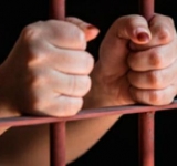 Sentencian a 30 años de cárcel a mujer que estranguló a su hijo recién nacido