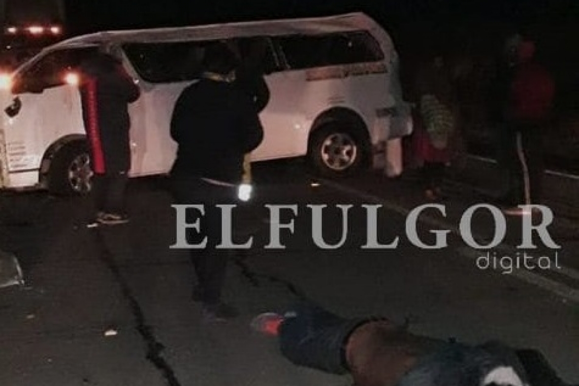 7 personas mueren y al menos 9 quedan heridas tras la colisión de un minibús contra un tráiler