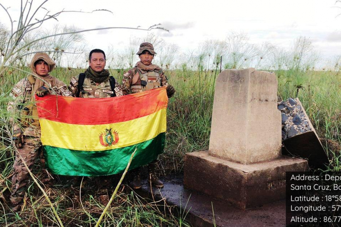 Navales verifican Hitos fronterizo con Brasil y Paraguay