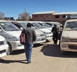 Chuteros “denuncian” que policías y militares realizan cobros  excesivos por el paso de vehículos indocumentados