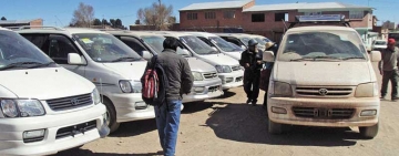 Chuteros “denuncian” que policías y militares realizan cobros  excesivos por el paso de vehículos indocumentados