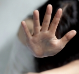 Sujetos agreden sexualmente a una  adolescente al interior de un vehículo