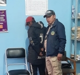 Sujeto deja caer a su bebé de un año a un  barranco provocando su muerte casi inmediata