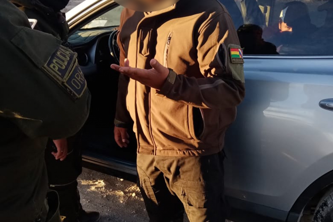 Procesan a policías ebrios que estaban en  la frontera con Chile a bordo de un auto “chuto”