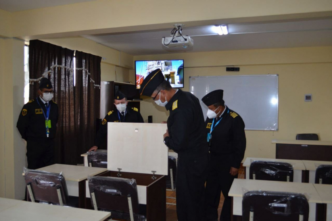 Armada especializa a suboficiales y sargentos con tecnología