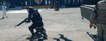 Sargentos se gradúan del curso de Policía Militar Naval en Cochabamba