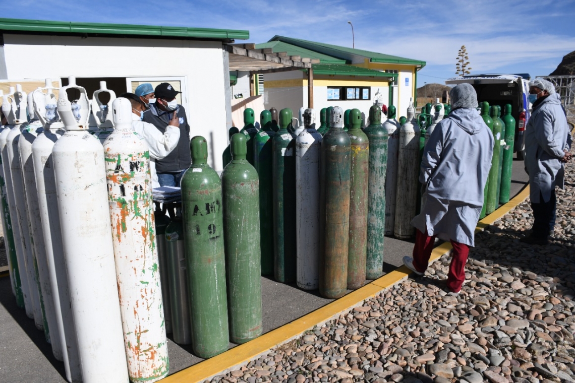 CAM recibe 45 tubos de oxígeno y 44 más se destinan a otros centros