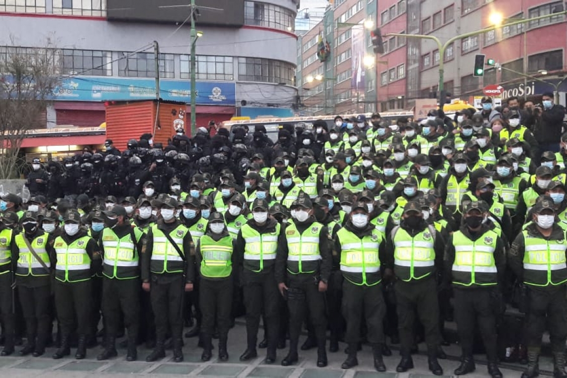 La tercera ola del COVID-19 se cobra la vida de 40 servidores en filas de la Policía