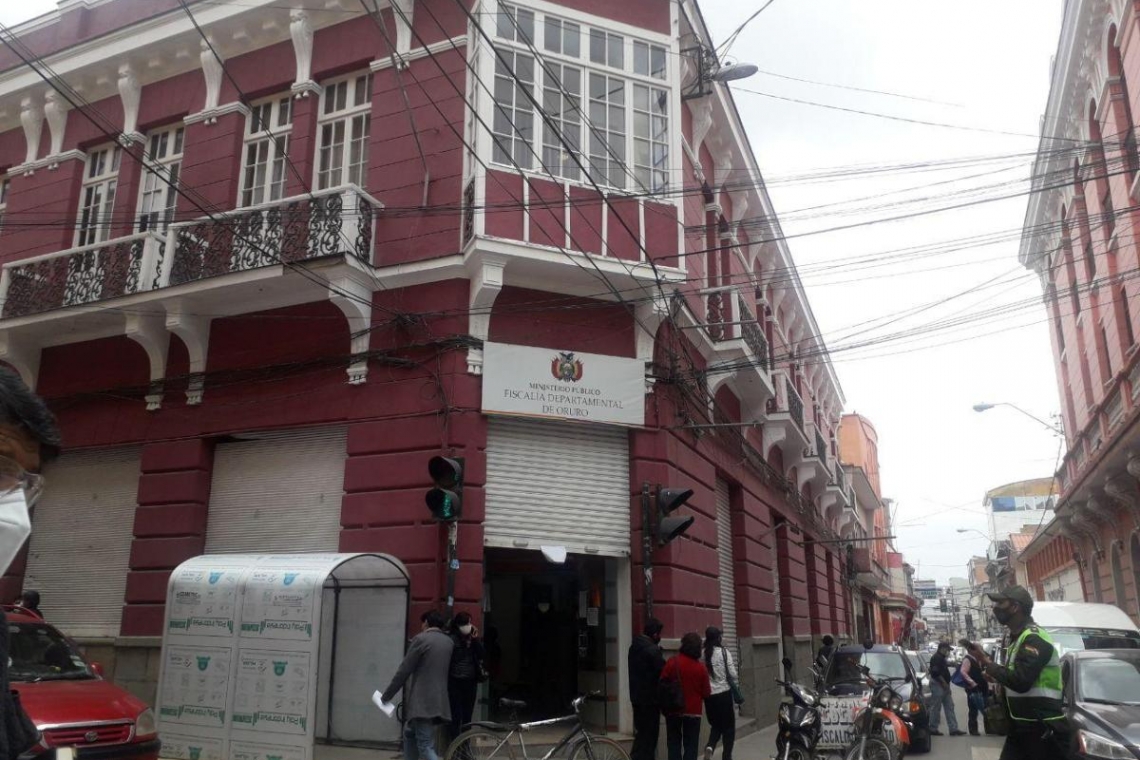 Mujer con antecedentes delictivos  agrede a un abogado en la Fiscalía