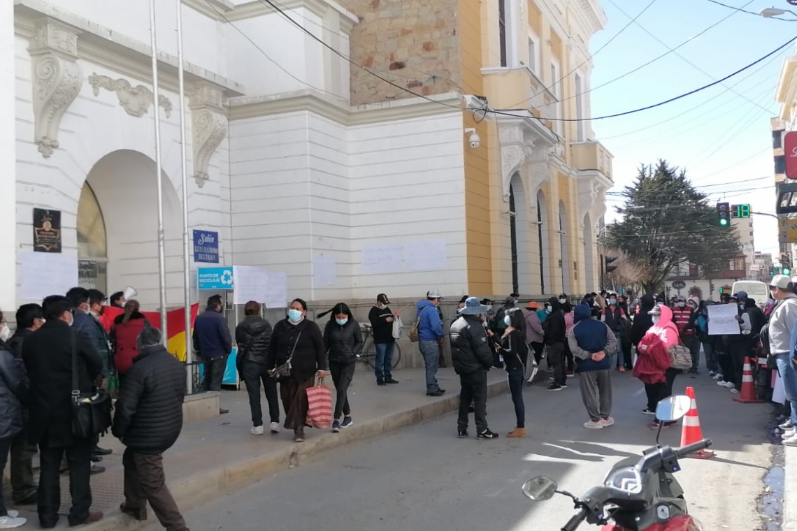 Movilización de propietarios de locales impide realización de COEM